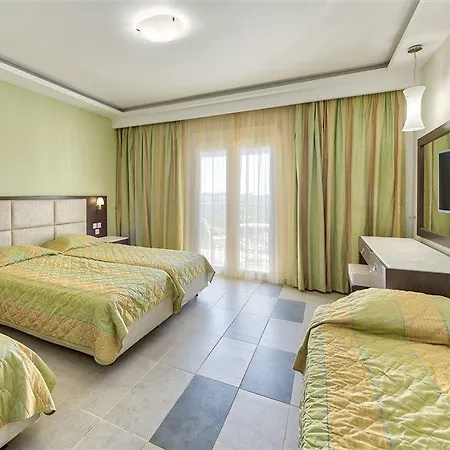 Majestic & 4* לגאנאס