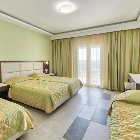 Majestic & 4* לגאנאס