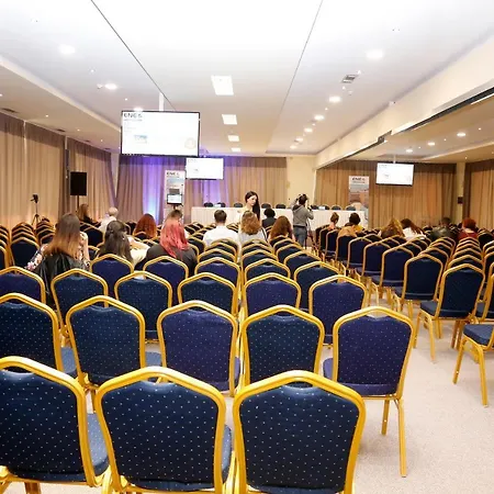 Majestic & 4* לגאנאס