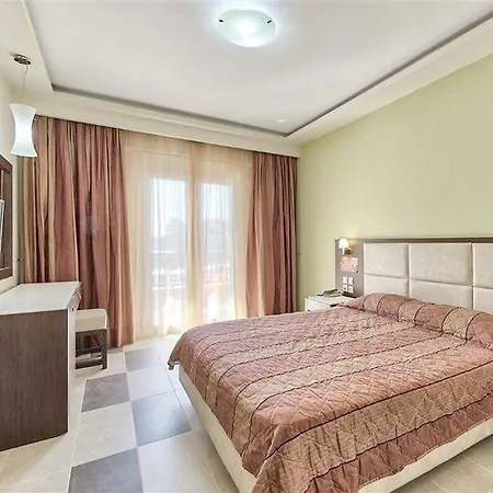 Majestic & 4* Laganas