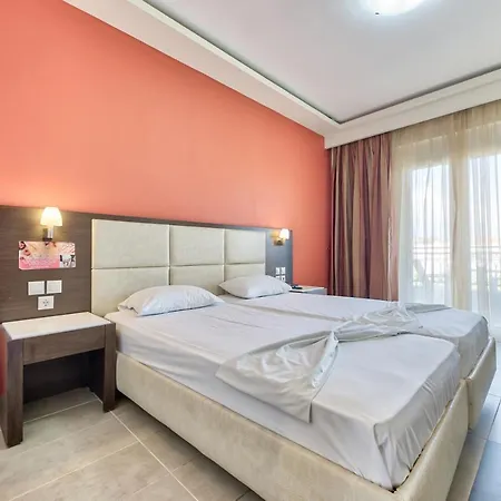 Ξενοδοχείο Majestic & 4*