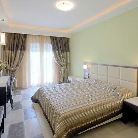 Majestic & Ξενοδοχείο 4*