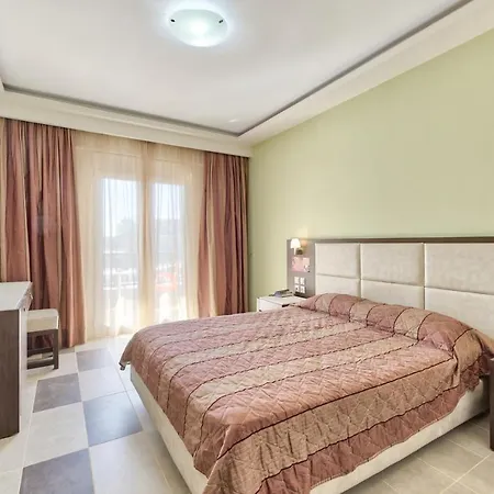 Majestic & 4* Laganas