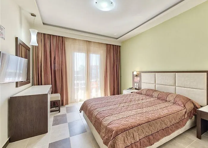 Majestic & 4* Лаганас