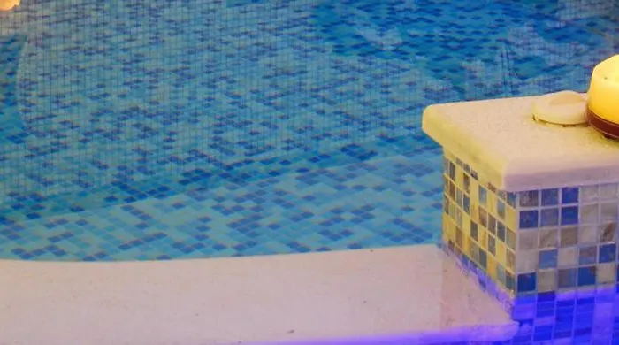 Отель Majestic &