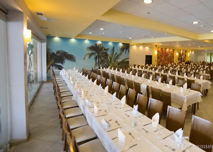 Majestic & Отель 4*