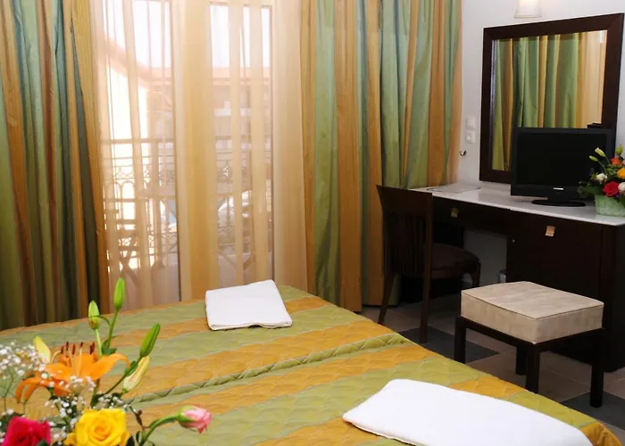 Majestic & Отель Лаганас