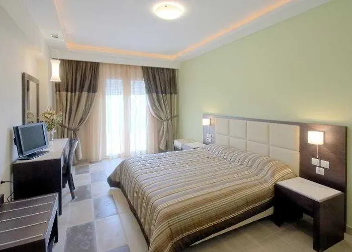 Majestic & Отель 4*