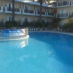 Majestic & 4*