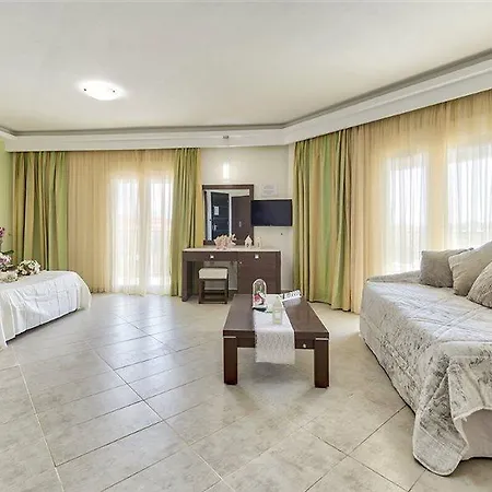 Majestic & 4* Laganas